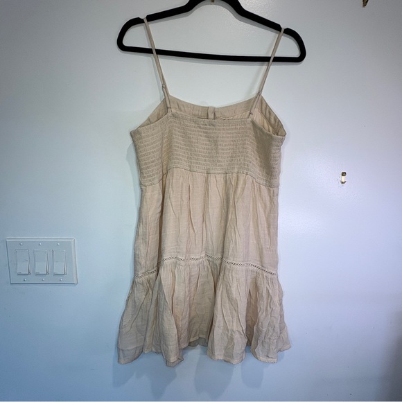 Beige Sleeveless Button-Front Dress - Picture 2 of 4